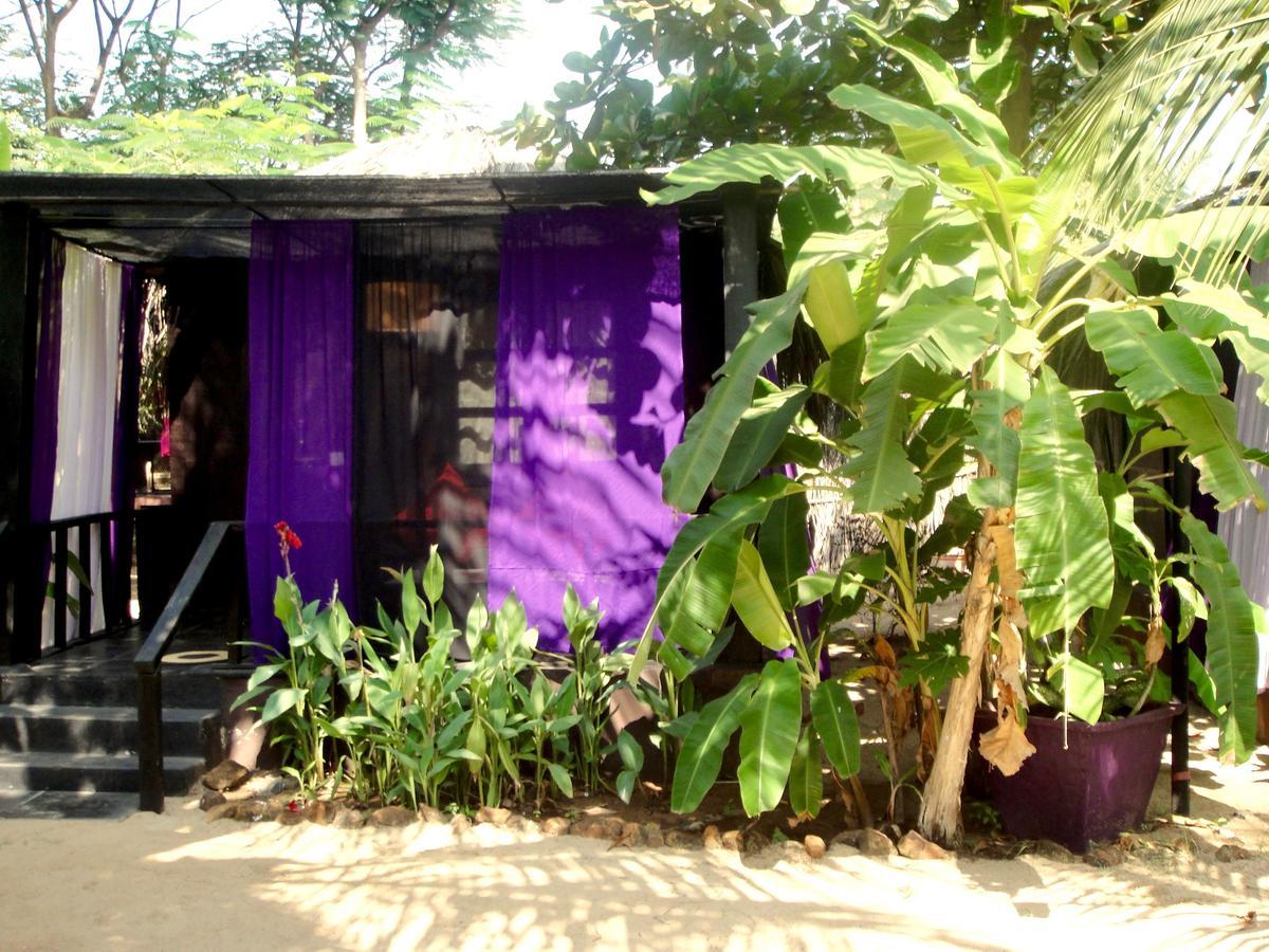 H2O Resort Agonda Buitenkant foto